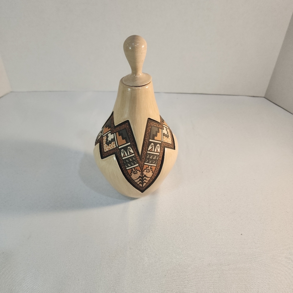 Teardrop Shape Lidded Pottery Vase, B.J. Fragua, Jemez Pueblo, Walatowa, Signed